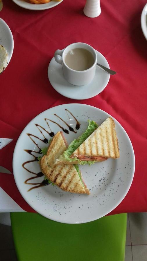 Hotel Pinares Plaza Pereira Eksteriør bilde