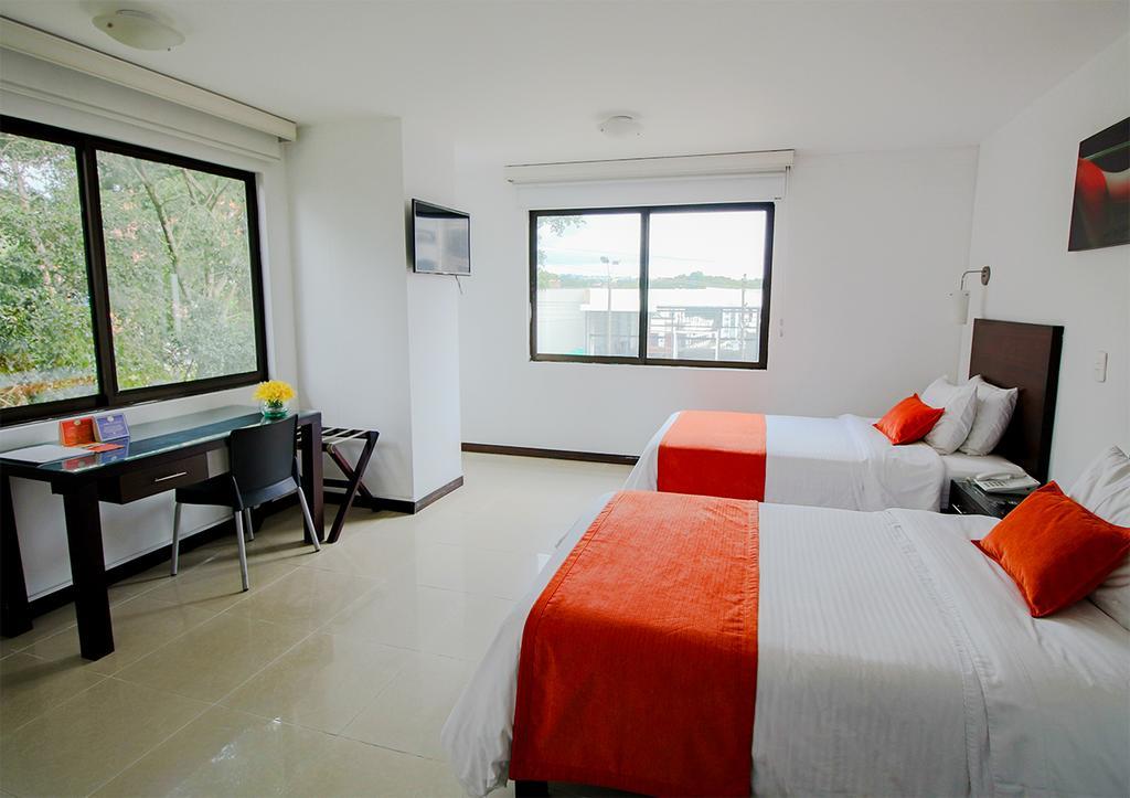 Hotel Pinares Plaza Pereira Eksteriør bilde