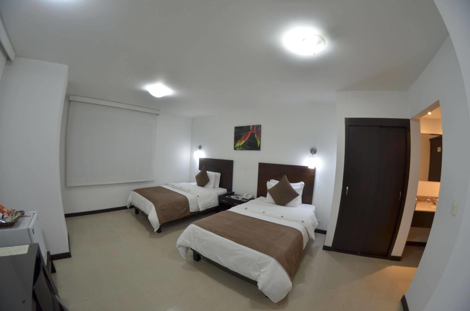 Hotel Pinares Plaza Pereira Eksteriør bilde
