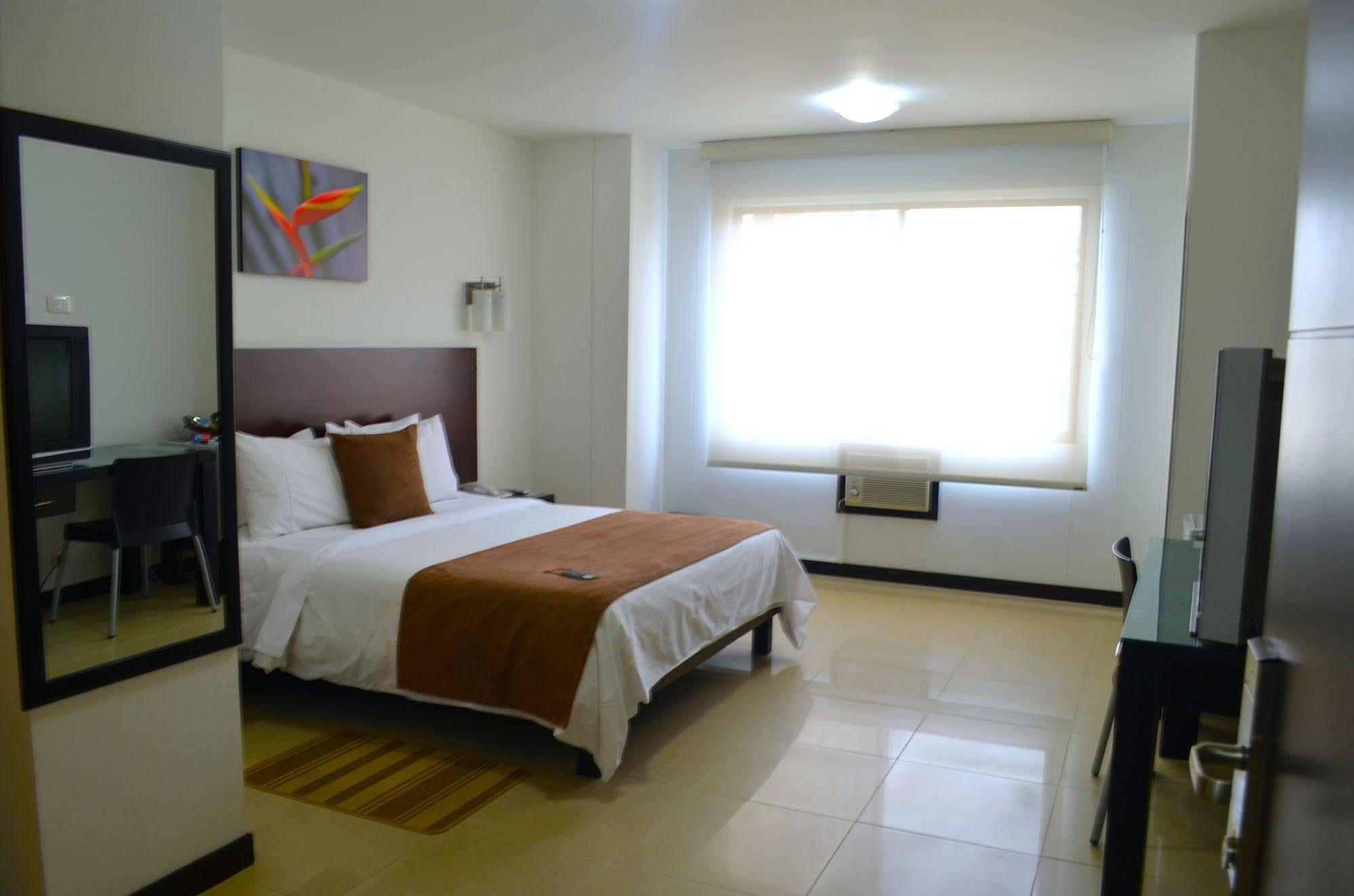 Hotel Pinares Plaza Pereira Eksteriør bilde