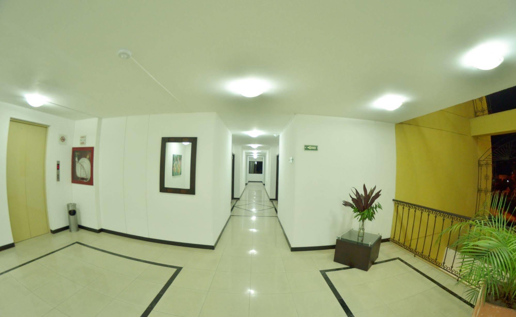 Hotel Pinares Plaza Pereira Eksteriør bilde